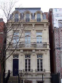 решение классики в узком фасаде